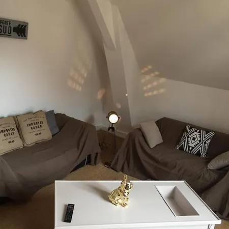 Marie Maurel 2 Eme Etage Et Sa Pizza Offerte Apartment Aurillac